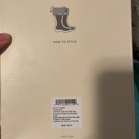 Ugg - Picture 3 of 3